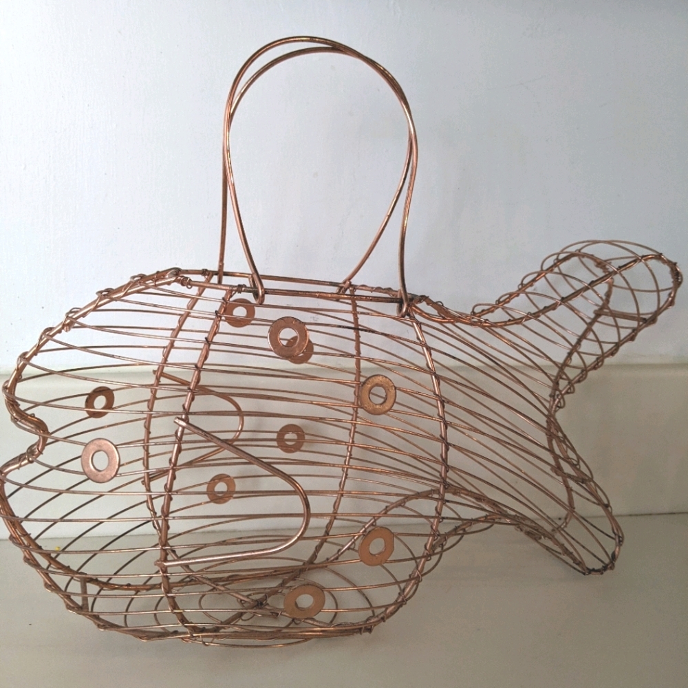 Vintage Wire Fish Fruit Basket in Copper